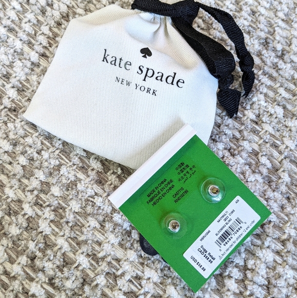 Kate Spade Leather Flowers Necklace and Studs - Picture 2 of 3